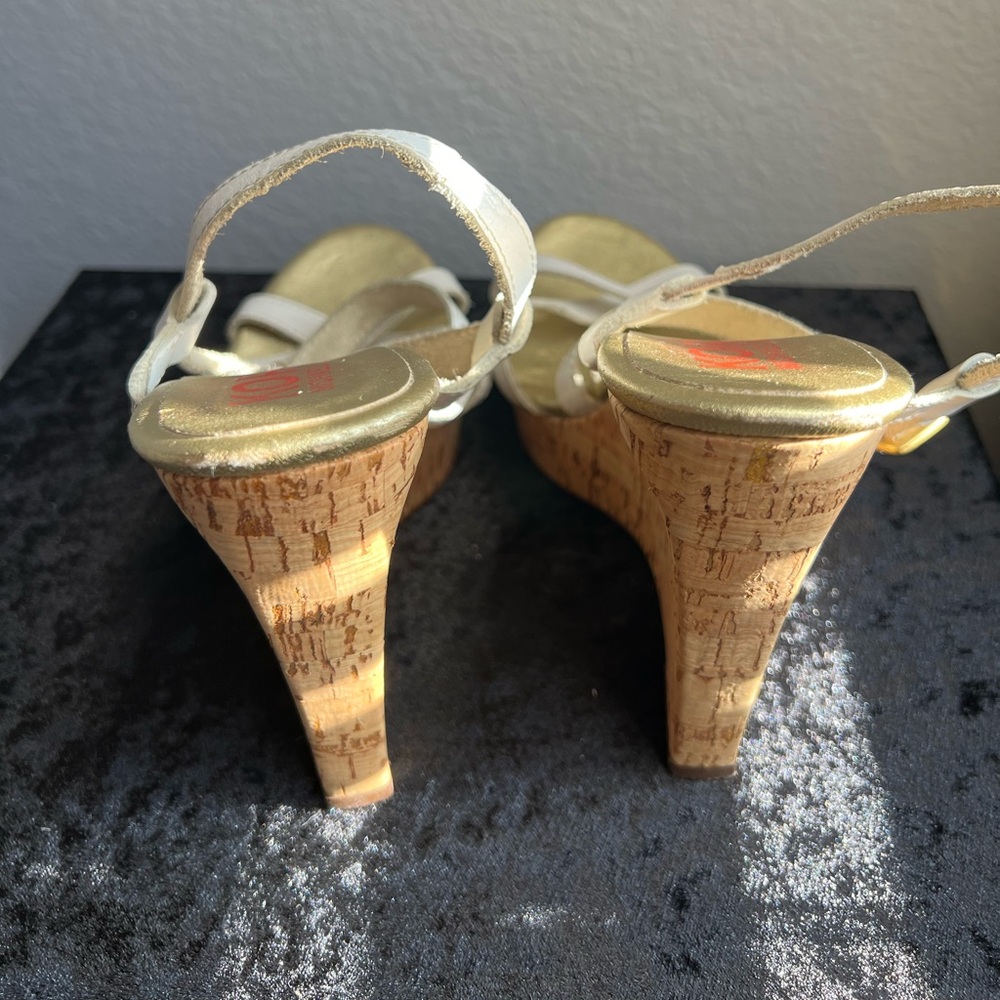 Michael Kors White Gold Wedge Sandals
ALL WHITE PARTY SUMMER WEAR - Picture 4 of 12